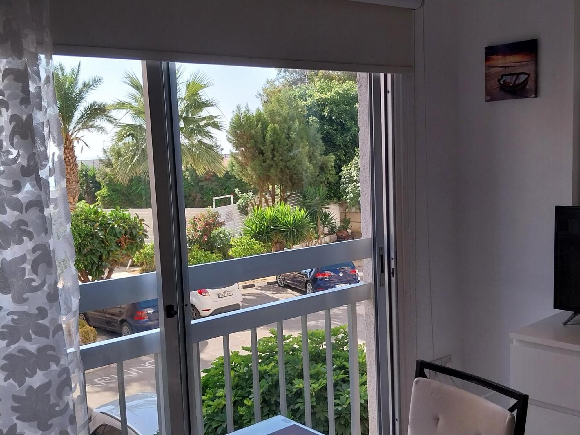 Stelia'S Seagate Studio Apt. Larnaca Dış mekan fotoğraf